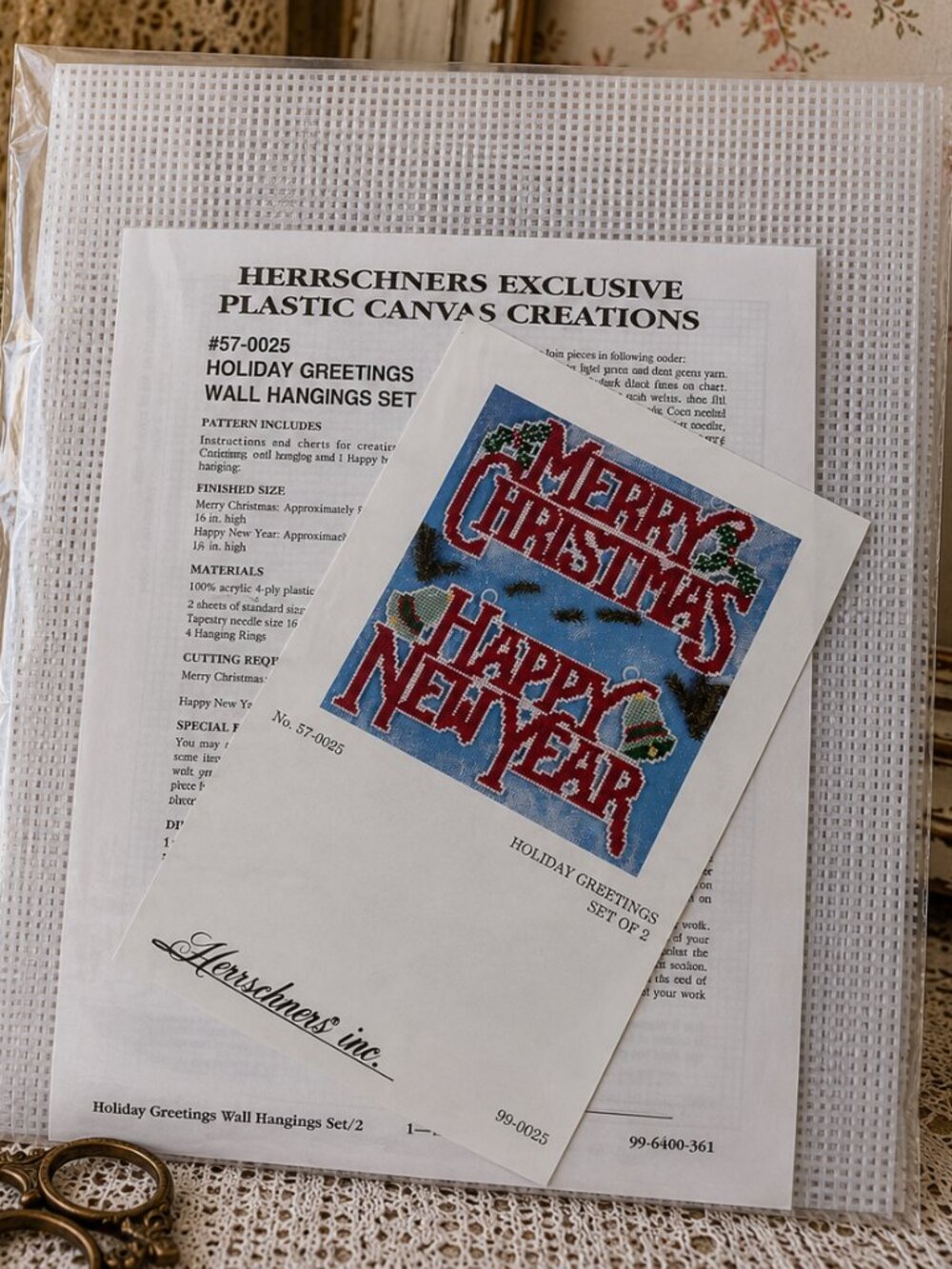 **Vintage Herrschners Holiday Greetings Plastic Canvas Wall Hanging Kit Set of 2